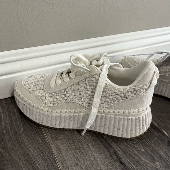 Women’s Persephone Sneakers. Size 6.5. Color White - Picture 5 of 9